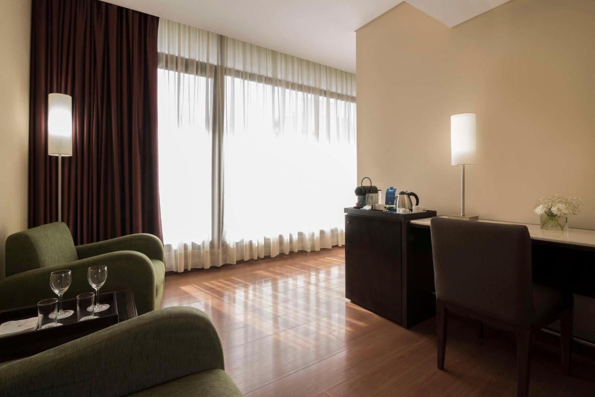 Nh Cordillera Hotel 4*